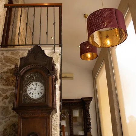 Casa Da Trapa * אוליביירה דה אזמיס